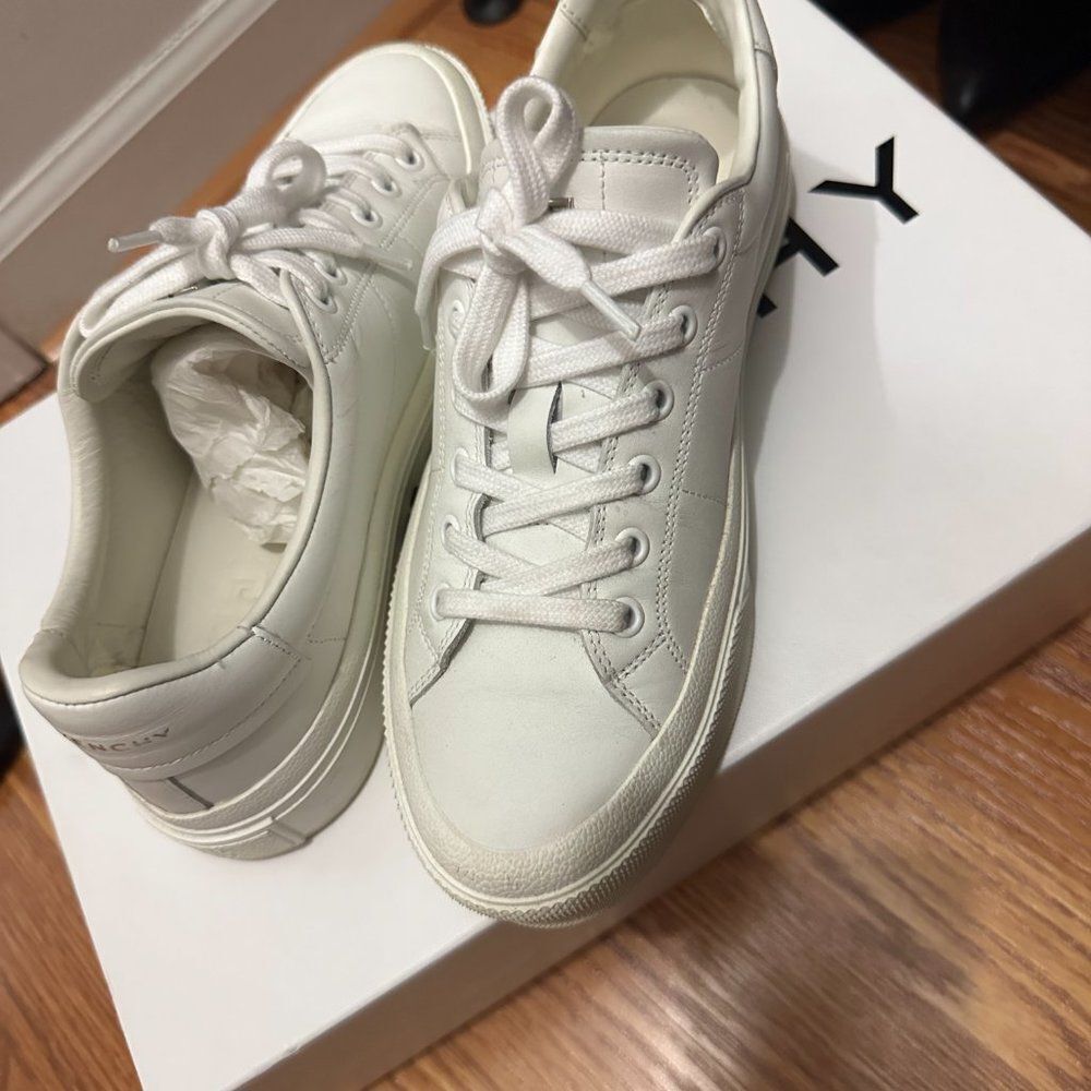 Givenchy sneakers all white women’s - Picture 2 of 7